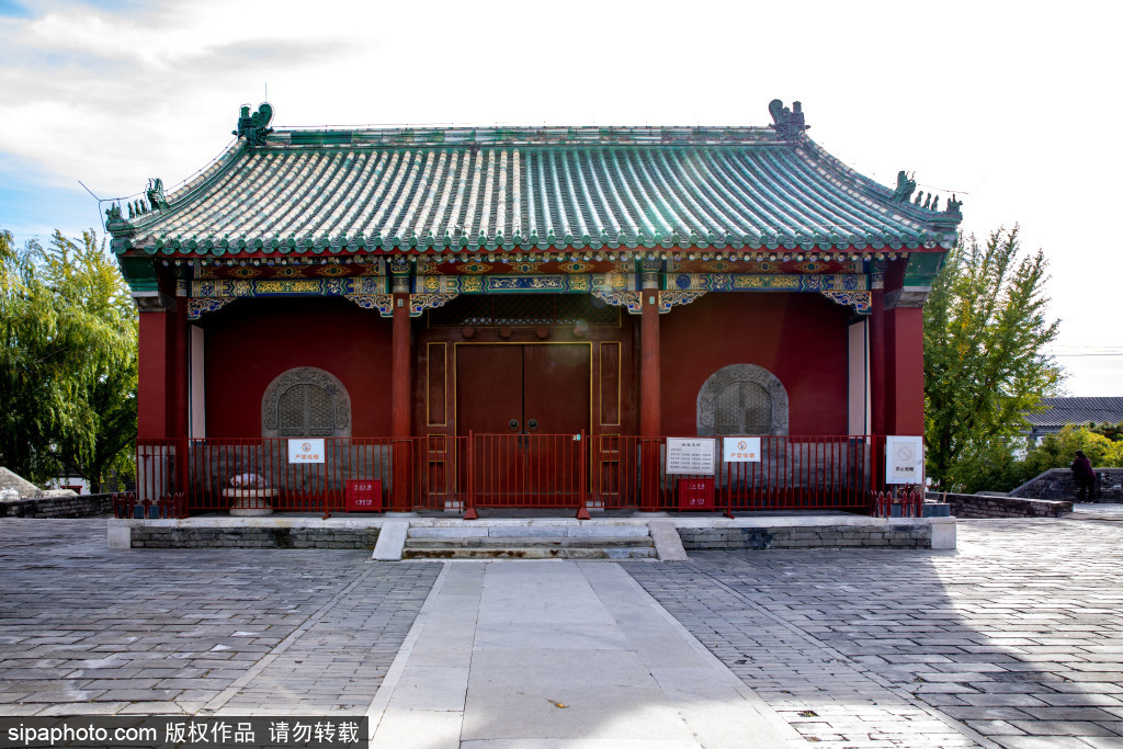 A scenic view of Beijing Dongcheng Pudusi