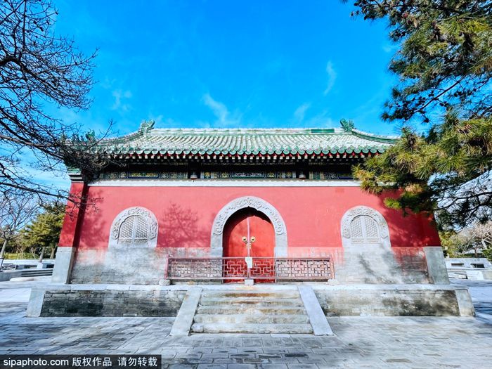 A scenic view of Beijing Dongcheng Pudusi