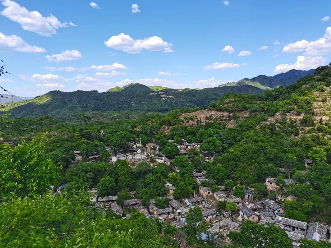 A scenic view of Beijing Fangshan Jinling