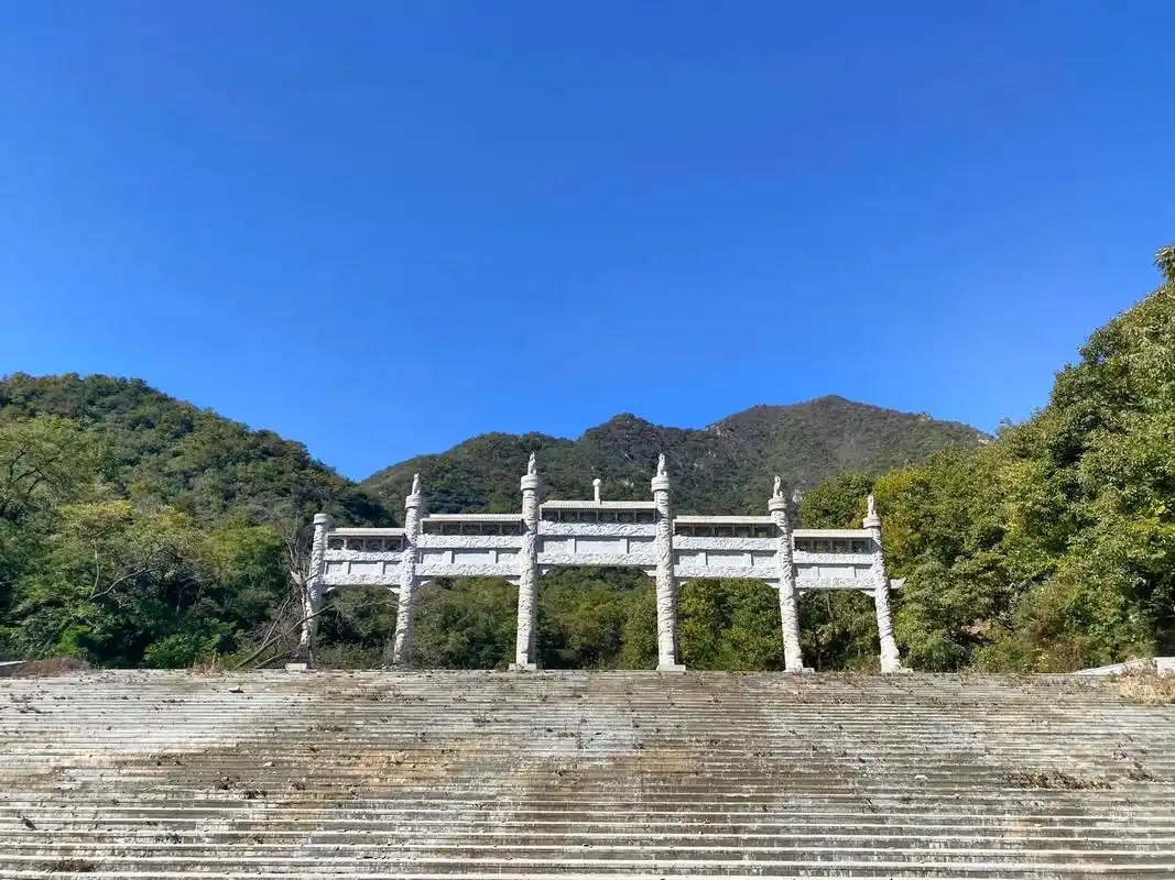 A scenic view of Beijing Fangshan Jinling
