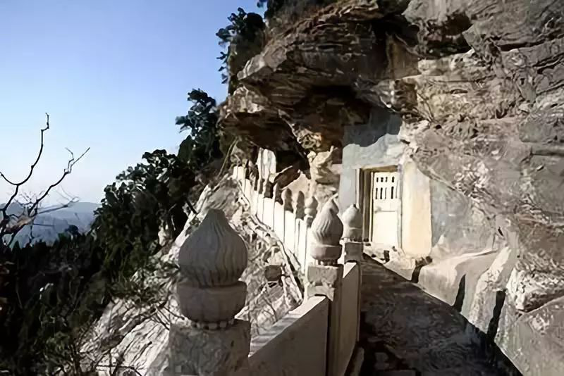 A scenic view of Beijing Fangshan Yunjusi Ta Ji Shijing