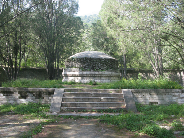 A scenic view of Beijing Haidian Chunqinwang Mu