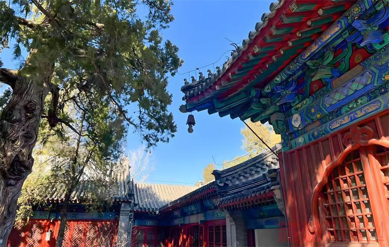 A scenic view of Beijing Haidian Dajuesi