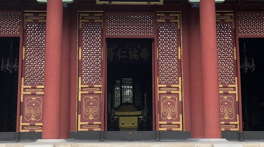 A scenic view of Beijing Haidian Jingmingyuan