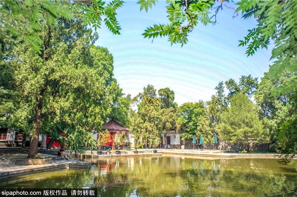 A scenic view of Beijing Haidian Shuangqing Bieshu