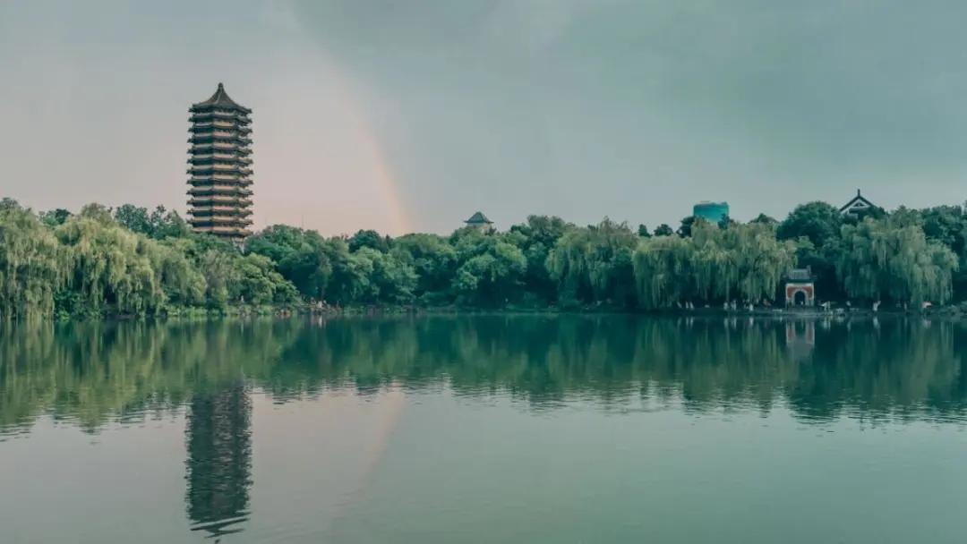 A scenic view of Beijing Haidian Weiminghu Yanyuan Jianzhu