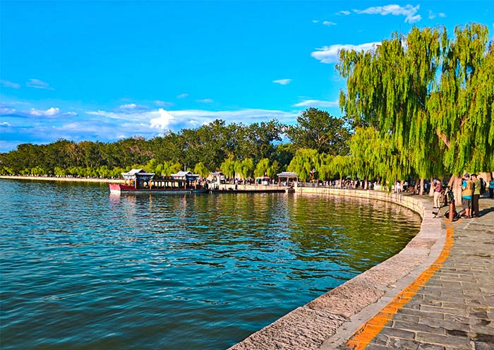 A scenic view of Beijing Haidian Yiheyuan