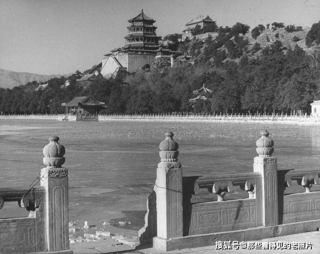 A scenic view of Beijing Haidian Yiheyuan