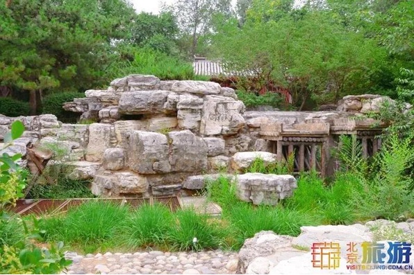 A scenic view of Beijing Haidian Yuandadu Chengqiang Yizhi