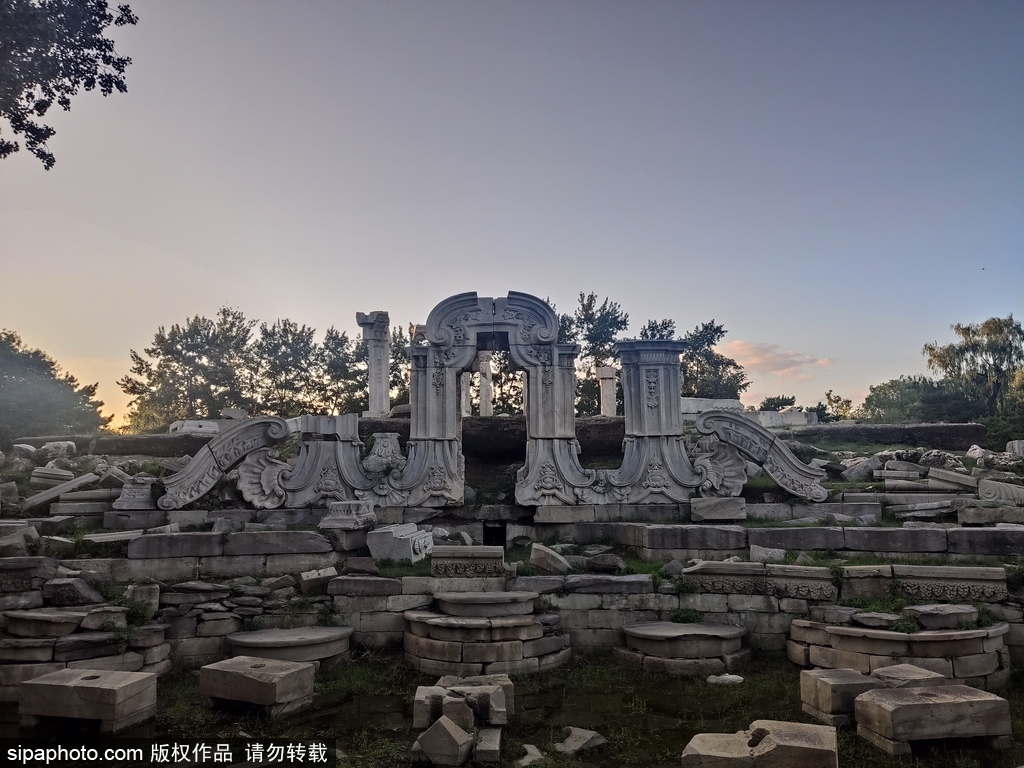 A scenic view of Beijing Haidian Yuanmingyuan Yizhi
