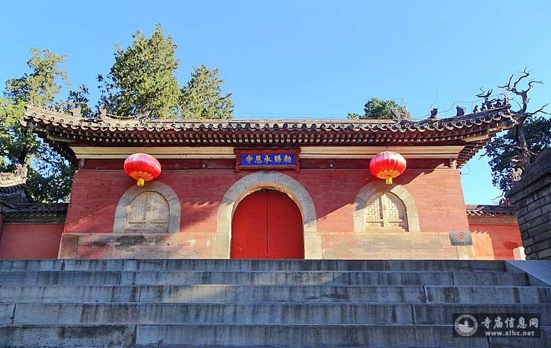 A scenic view of Beijing Shijingshan Chengensi