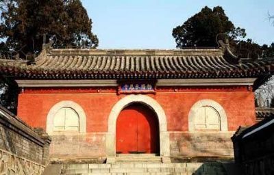 A scenic view of Beijing Shijingshan Chengensi