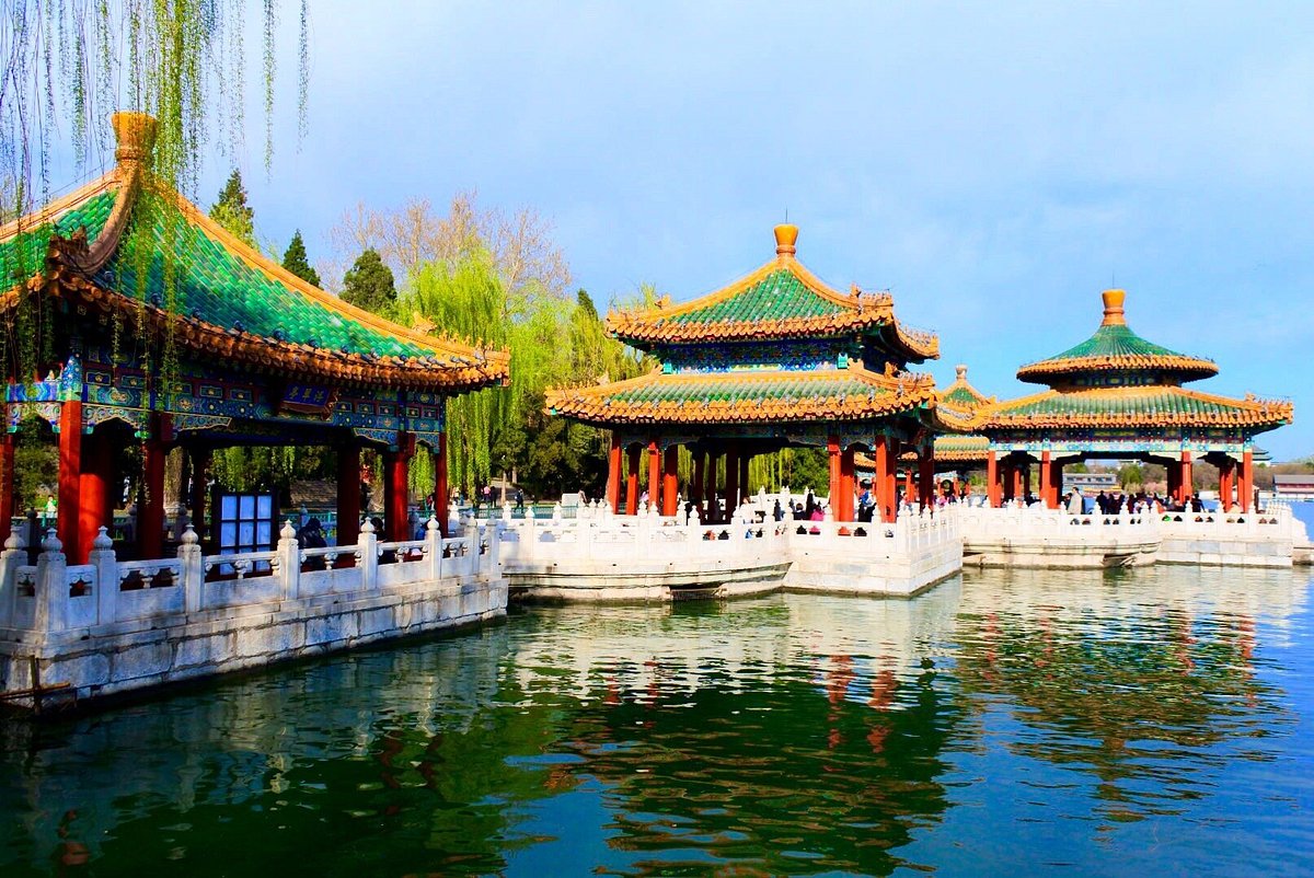 A scenic view of Beijing Xicheng Beihai Ji Tuancheng
