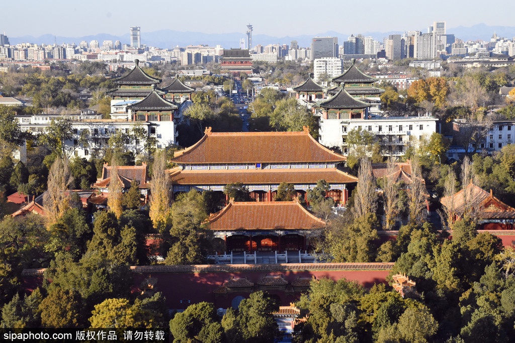 A scenic view of Beijing Xicheng Jingshan