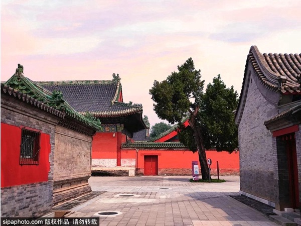 A scenic view of Beijing Xicheng Xiannongtan