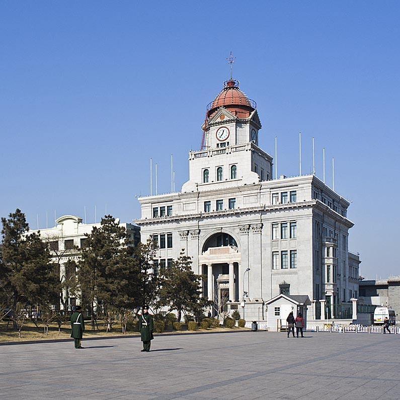 A scenic view of Beijing Xicheng Xijiaominxiang Jindai Yinhang Jianzhuqun