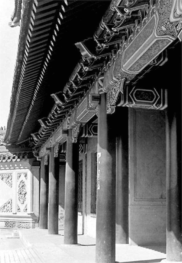 A scenic view of Beijing Xicheng Zhongnanhai