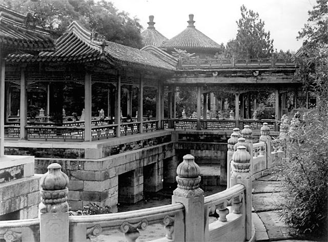 A scenic view of Beijing Xicheng Zhongnanhai