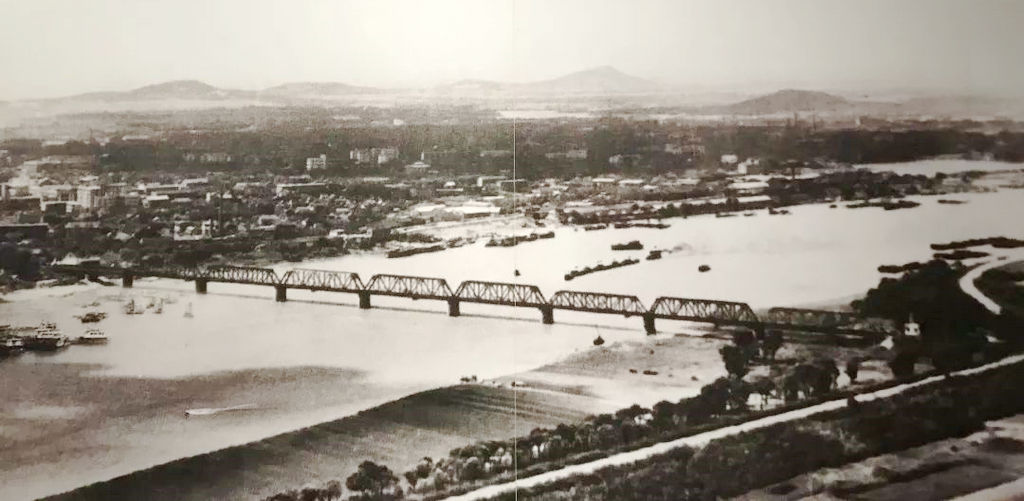 A scenic view of Bengbu Jinpu Tielu Huaihe Datieqiao