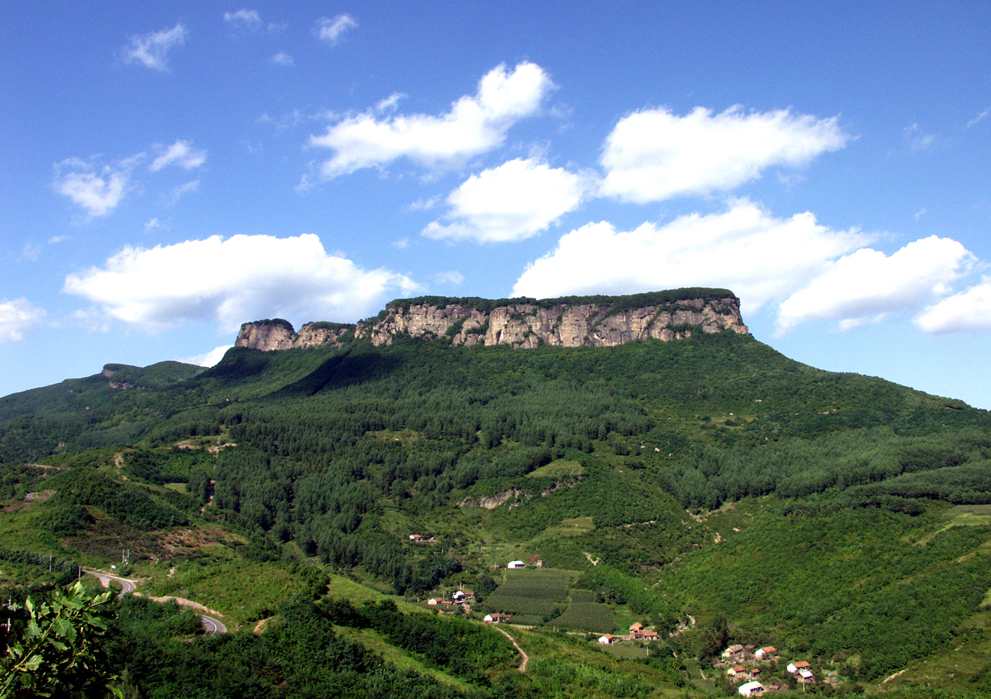 A scenic view of Benxi Wunushan Shancheng