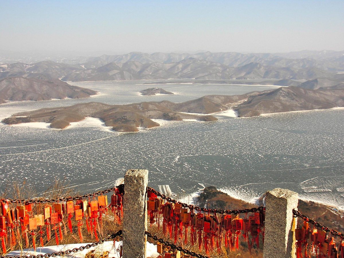 A scenic view of Benxi Wunushan Shancheng