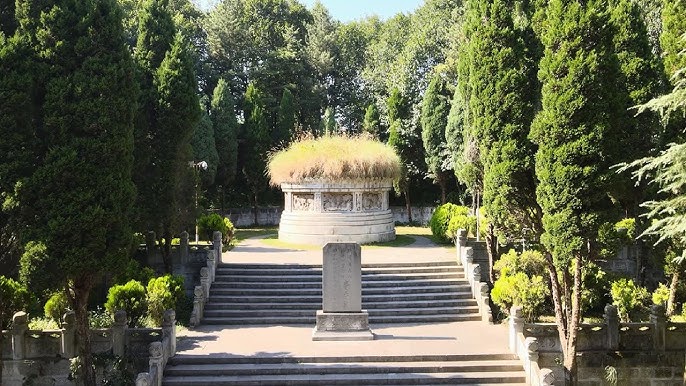 A scenic view of Bijie Shexiang Mu