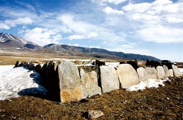 A scenic view of Bortala Arixiate Keke Shiwei Ji Shidui Muqun