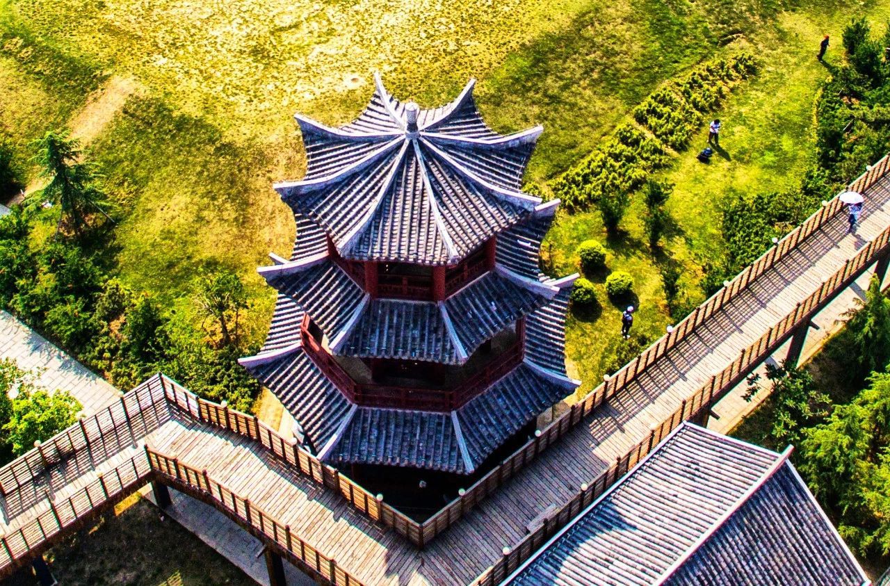 A scenic view of Bozhou Caoshi Jiazu Muqun