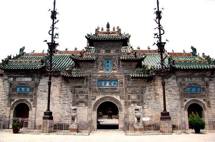 A scenic view of Bozhou Huaxilou