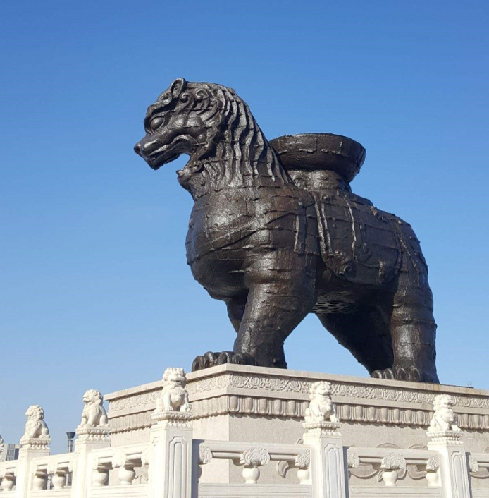 A scenic view of Cangzhou Iron Lion