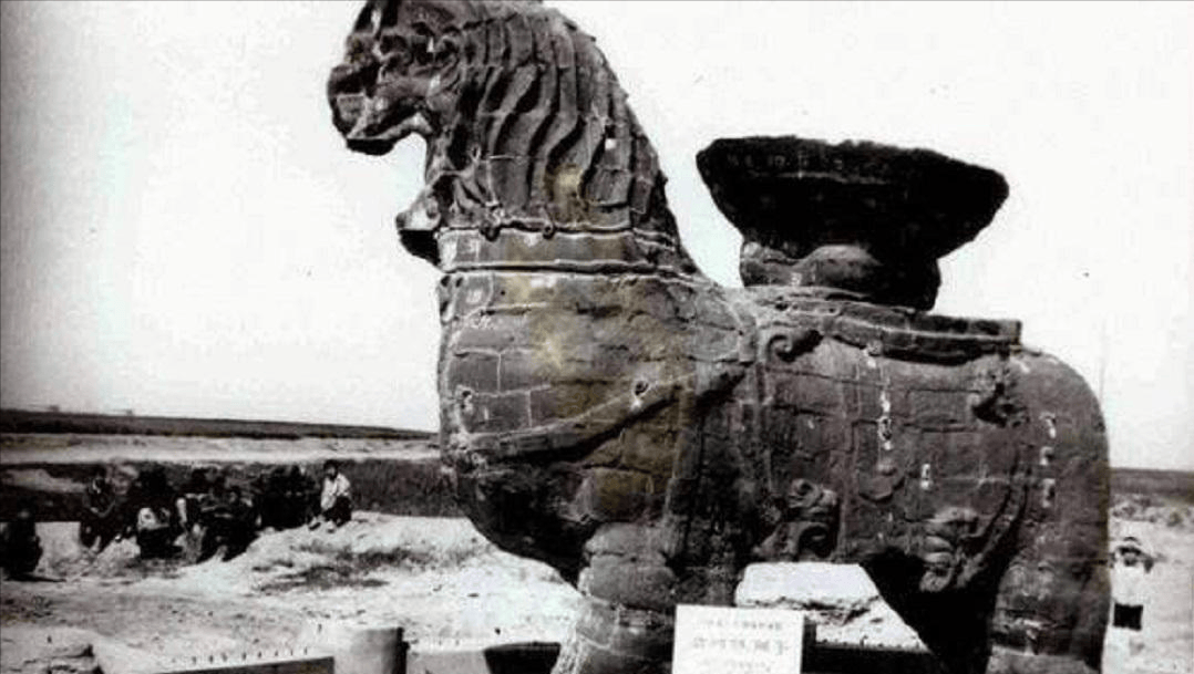 A scenic view of Cangzhou Iron Lion