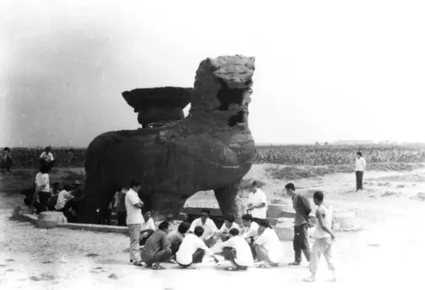 A scenic view of Cangzhou Iron Lion