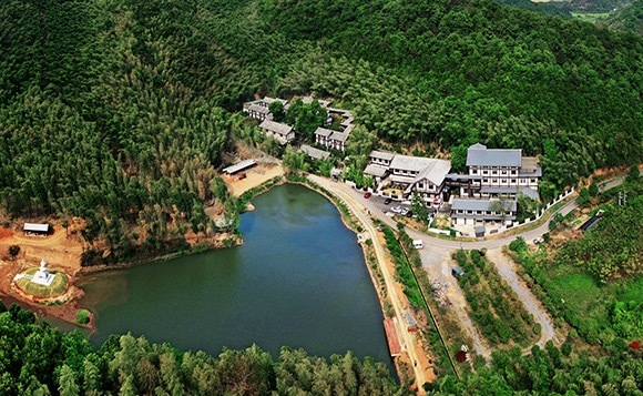 A scenic view of Changde Huzhuashan Yizhi