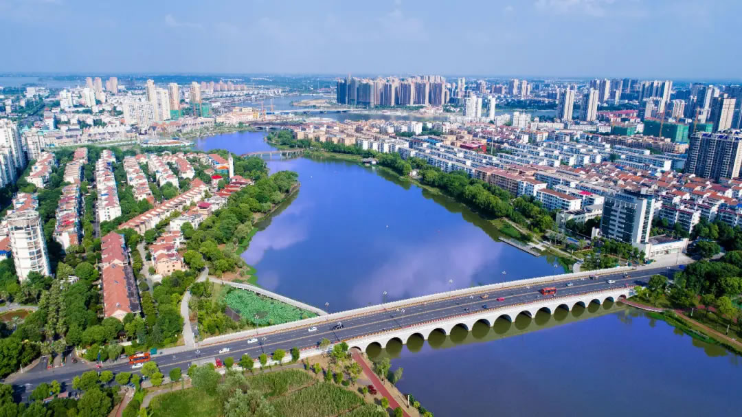 A scenic view of Changde Lixian Duoanqiao