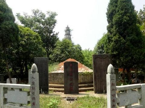 A scenic view of Changde Nanchanwan Jinmuqun
