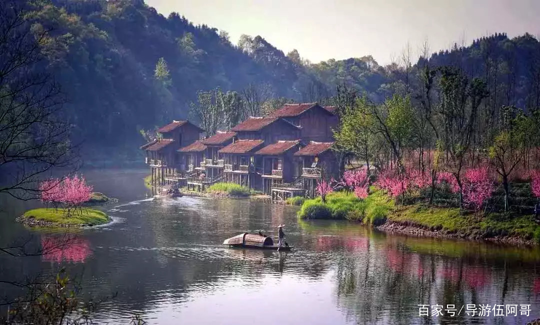 A scenic view of Changde Taohuayuan Gujianzhuqun