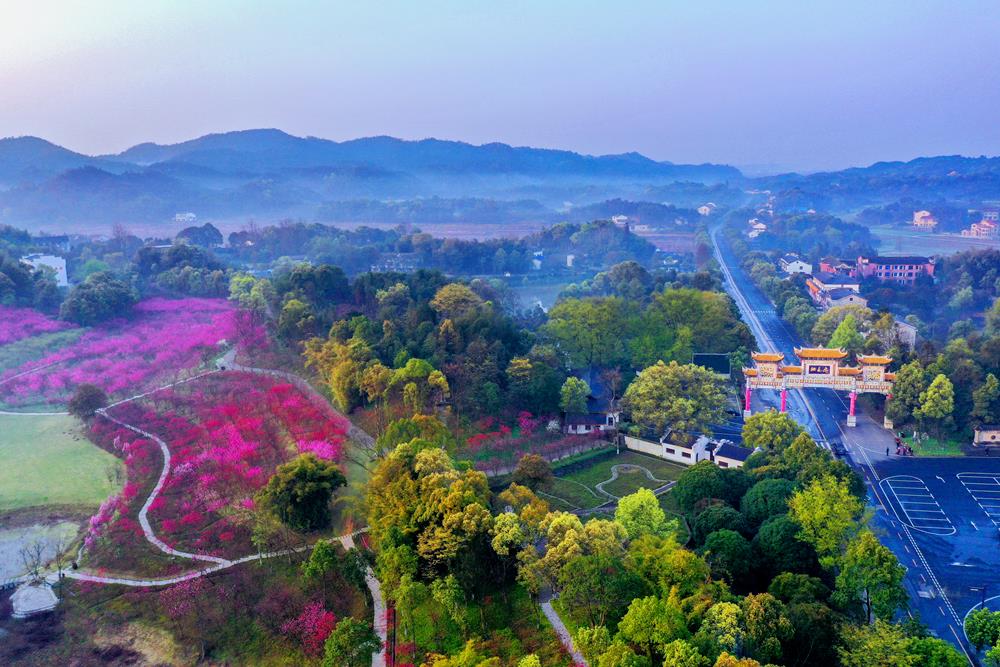 A scenic view of Changde Taohuayuan Gujianzhuqun