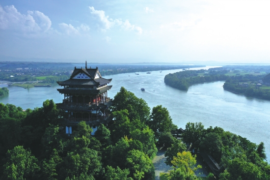 A scenic view of Changde Taohuayuan Gujianzhuqun