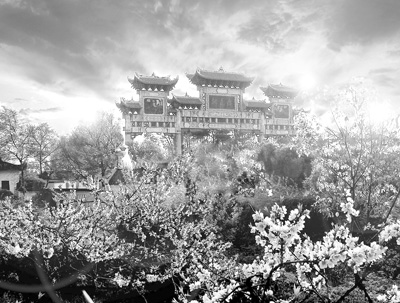 A scenic view of Changde Taohuayuan Gujianzhuqun