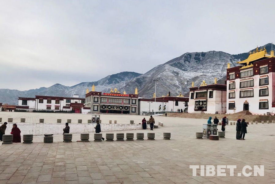 A scenic view of Changdu Qiangbalin Si