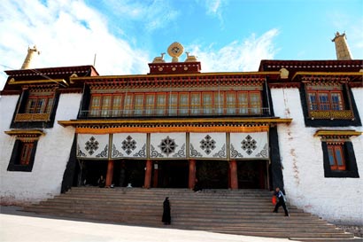 A scenic view of Changdu Qiangbalin Si