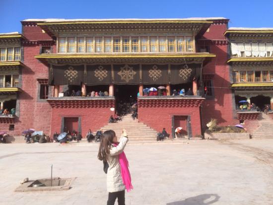 A scenic view of Changdu Qiangbalin Si