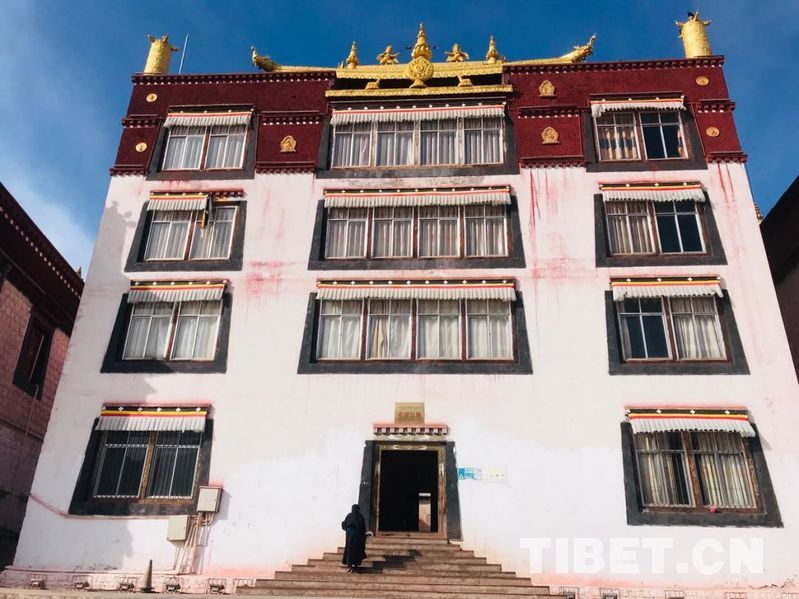 A scenic view of Changdu Qiangbalin Si