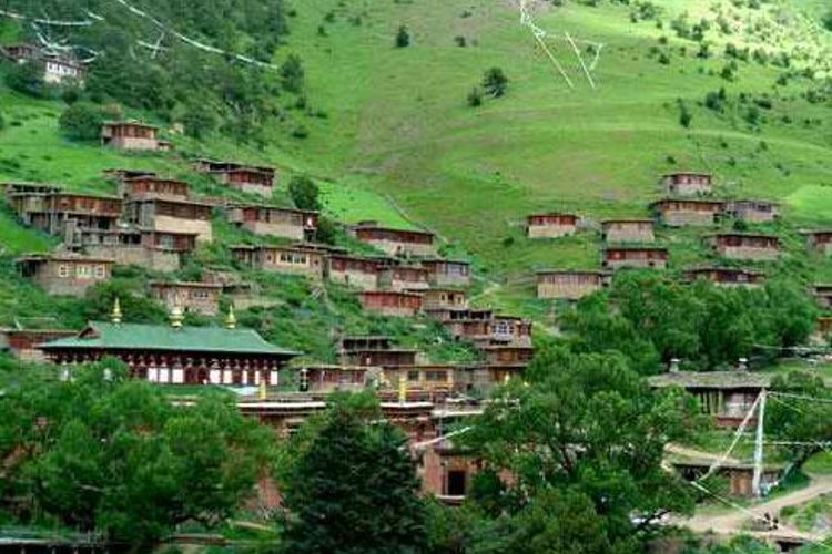 A scenic view of Changdu Renda Moya Zaoxiang