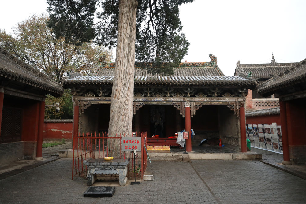 A scenic view of Changzhi Huixian Guan