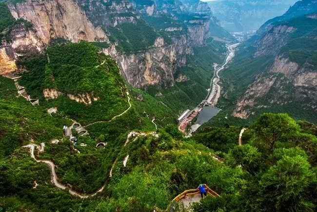 A scenic view of Changzhi Huixian Guan