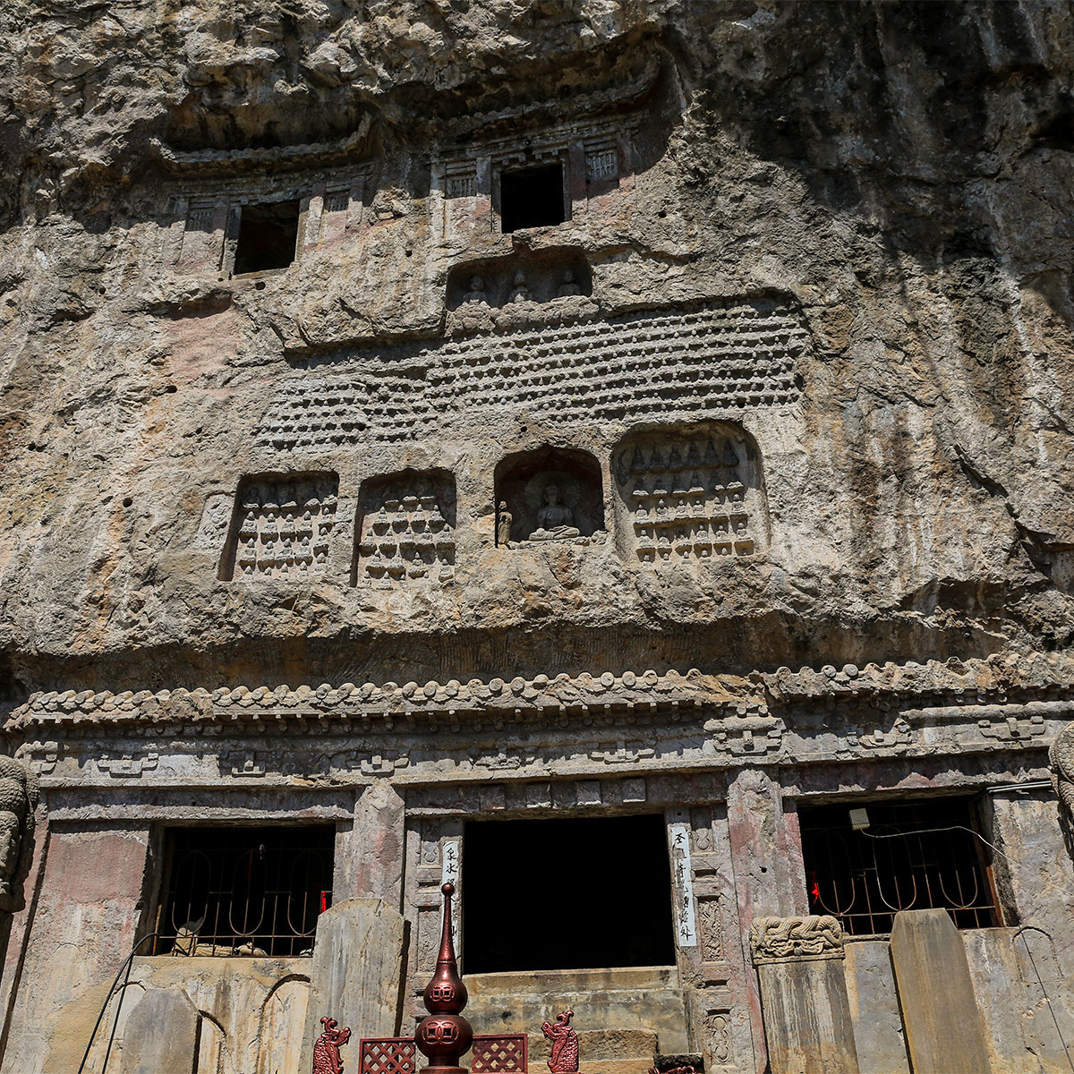 A scenic view of Changzhi Jindeng Temple Grottoes