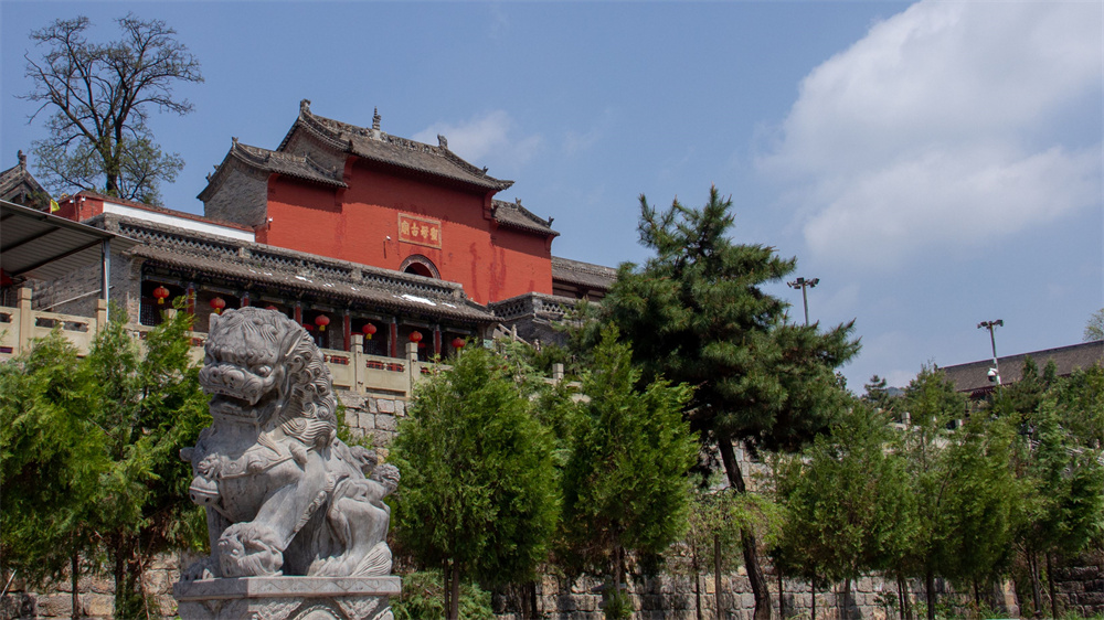 A scenic view of Changzhi Jiutian Shengmu Miao