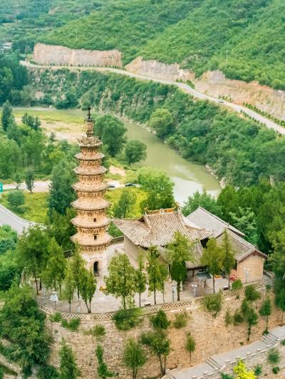 A scenic view of Changzhi Longmen Temple Pingshun