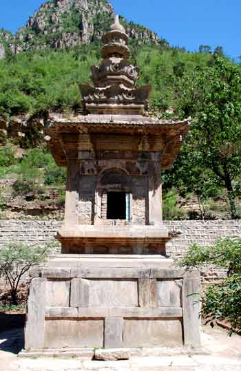 A scenic view of Changzhi Minghui Dashi Pagoda